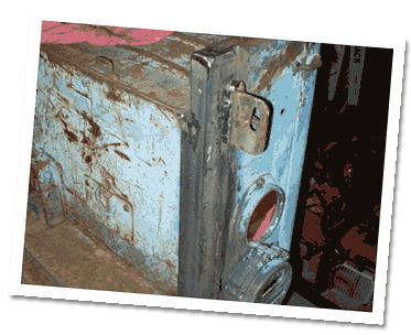 The repaired tailgate frame repaired tailgate frame